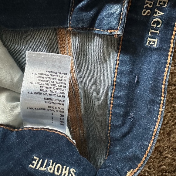 American eagle jean shorts size 2 - Picture 2 of 3